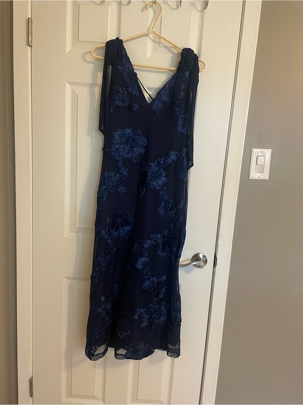 Usha Tie Strap Midi Dress in Navy Floral - Picture 2 of 5